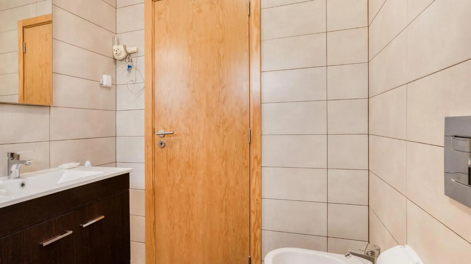Cosy Holiday Home In Alvor With Swimming Pool 포르투갈